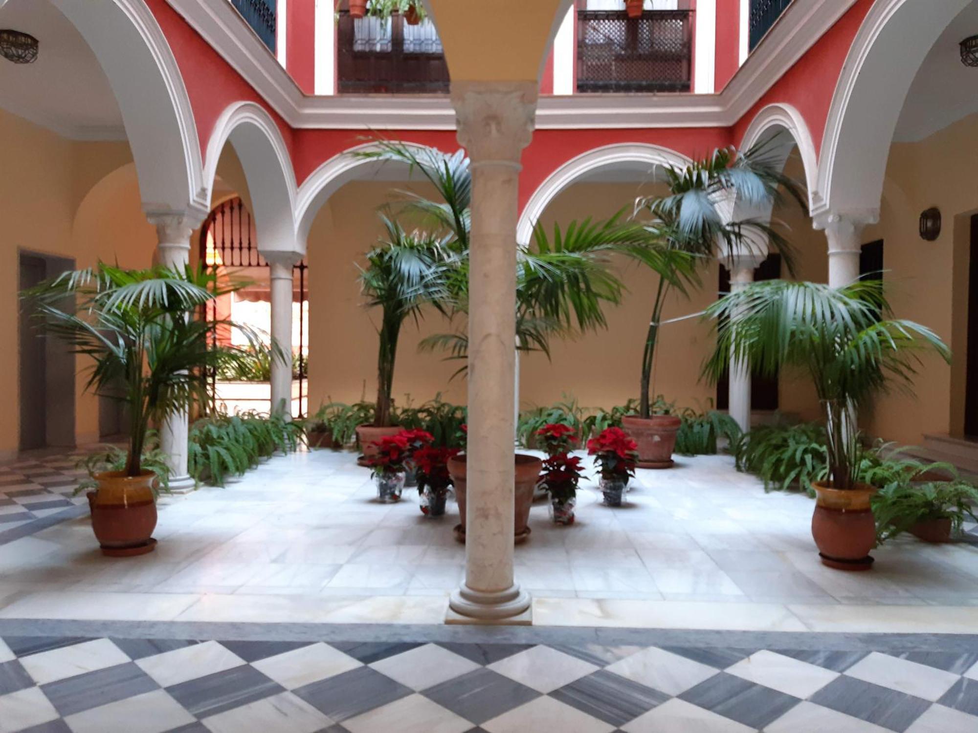 Pilatos Central Superior Seville Exterior photo